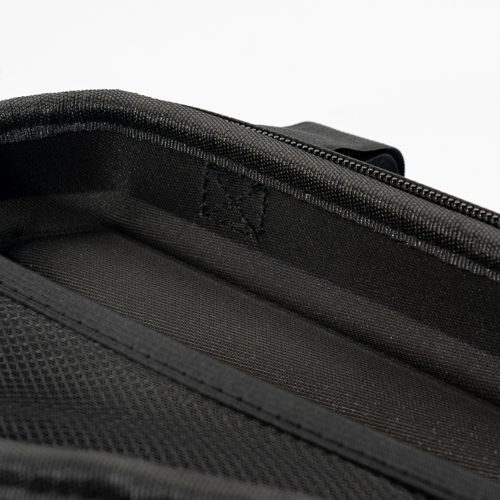 自転車用ハードシェル三角バッグ 防水バイクバンパーサイドパッ - Cycling Gear Pouch のレビューと価格